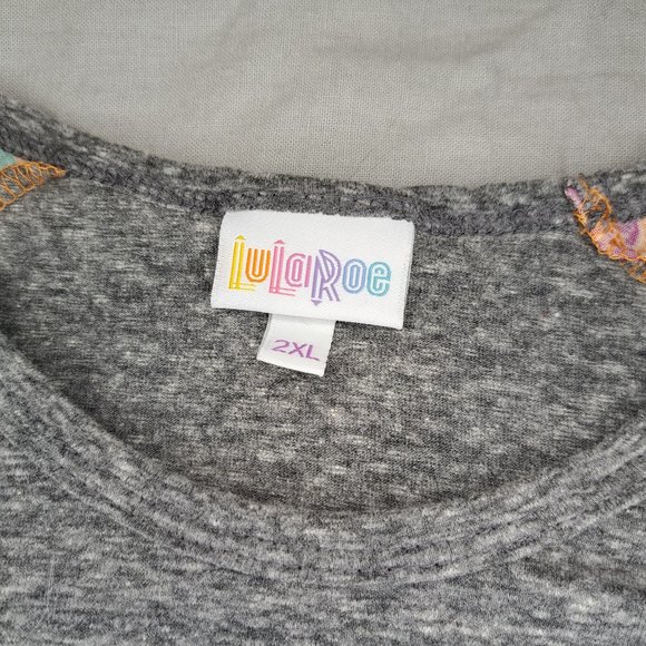 LuLaRoe 3/4 Sleeve Baseball Tee Patterned Sleeves Plus Size 2XL - Picture 5 of 5